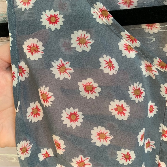 Charlotte Russe Floral Tank Top - Picture 3 of 5